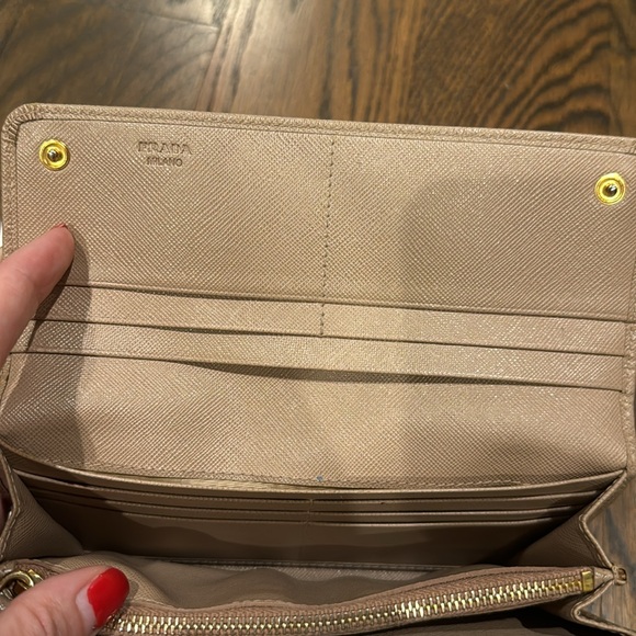 Authentic Prada tan Saffiano Leather bow wallet - Picture 3 of 10